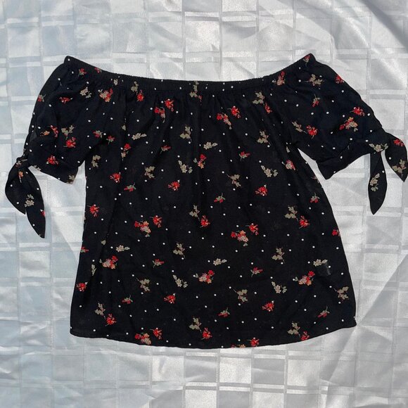 🎉 Bundle Deal: 4 for $20! 🎉 floral off the shoulder top M - Picture 1 of 8